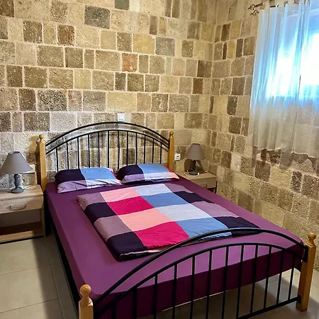 Holiday home Stone House Retreat
